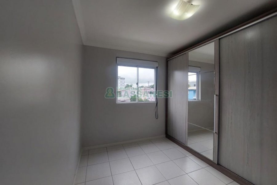 Apartamento com 54m², 2 dormitórios, 1 vaga, no bairro Parque Oasis em Caxias do Sul para Alugar