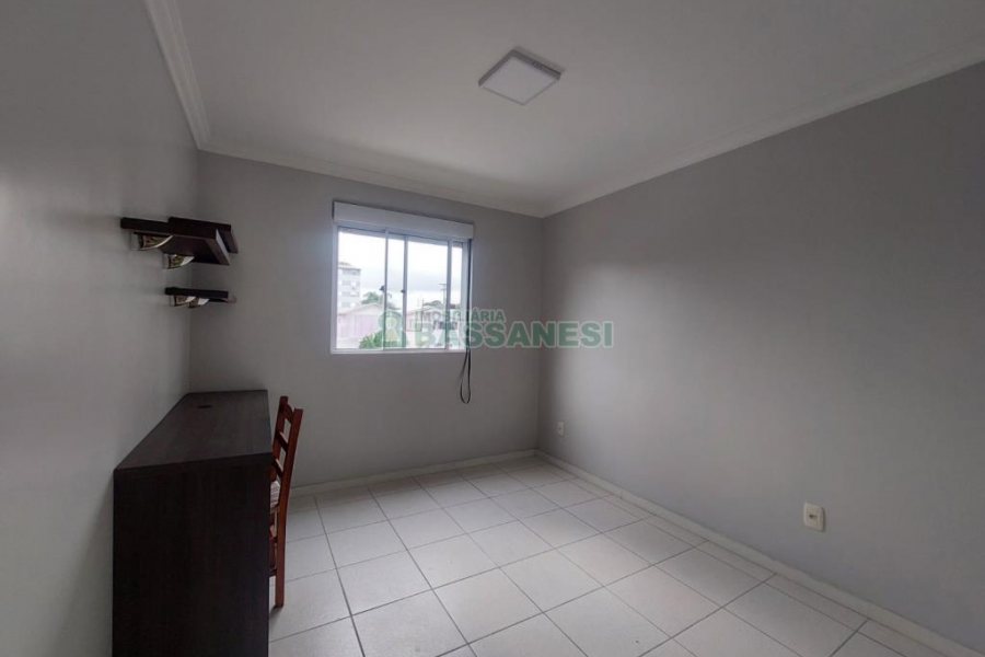 Apartamento com 54m², 2 dormitórios, 1 vaga, no bairro Parque Oasis em Caxias do Sul para Alugar