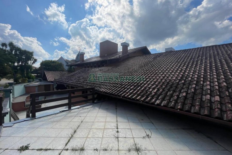 Casa, 5 dormitórios, 2 vagas, no bairro Cinqüentenário em Caxias do Sul para Comprar