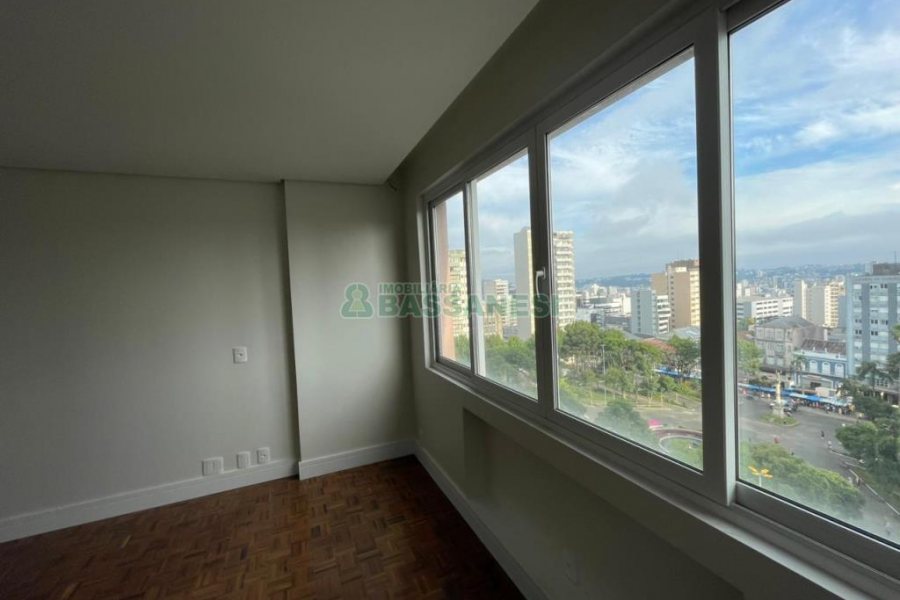 Apartamento com 200m², 3 dormitórios, 1 vaga, no bairro Centro em Caxias do Sul para Comprar