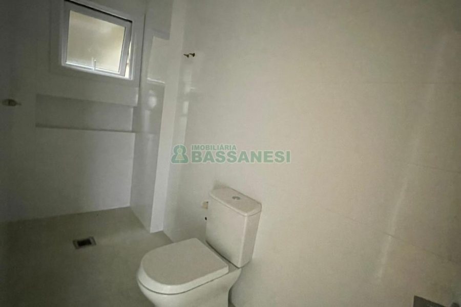 Apartamento com 200m², 3 dormitórios, 1 vaga, no bairro Centro em Caxias do Sul para Comprar