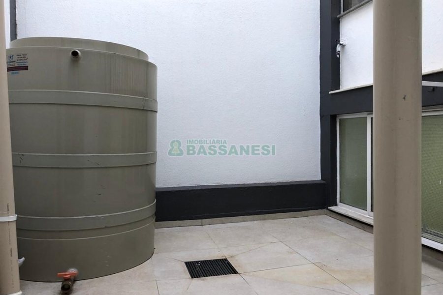 Casa com 598m², 5 dormitórios, 4 vagas, no bairro Cinqüentenário em Caxias do Sul para Comprar