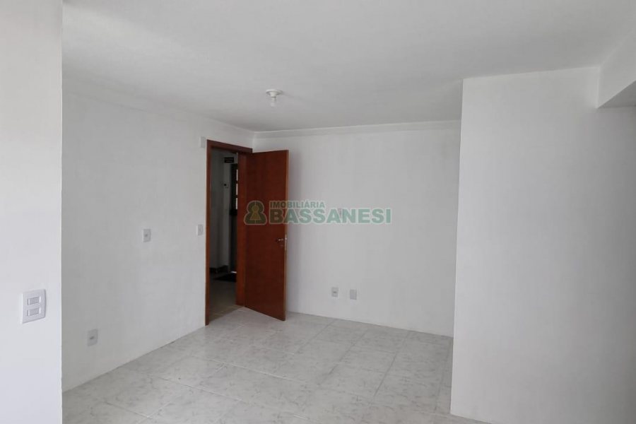 Apartamento com 41m², 2 dormitórios, 1 vaga, no bairro Parque Oasis em Caxias do Sul para Comprar