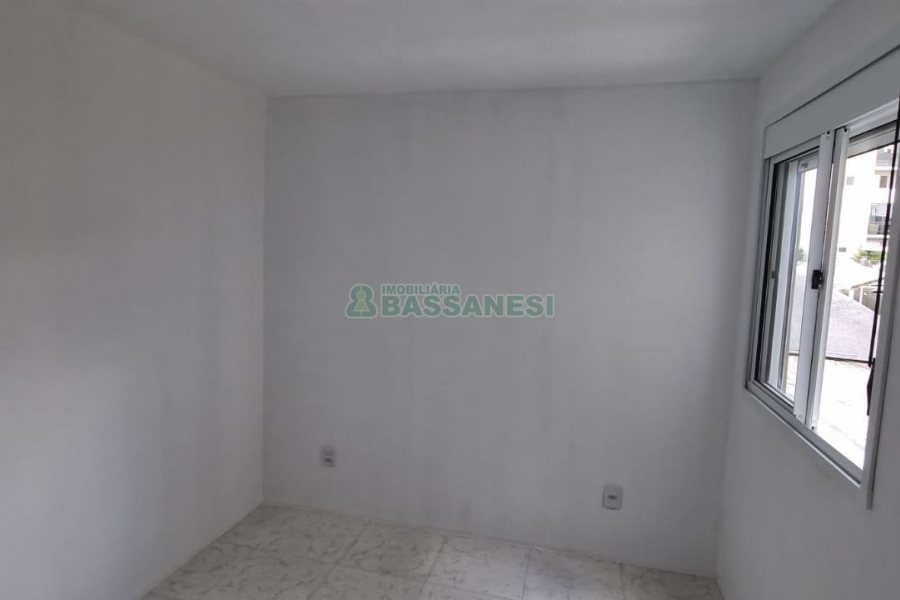 Apartamento com 41m², 2 dormitórios, 1 vaga, no bairro Parque Oasis em Caxias do Sul para Comprar
