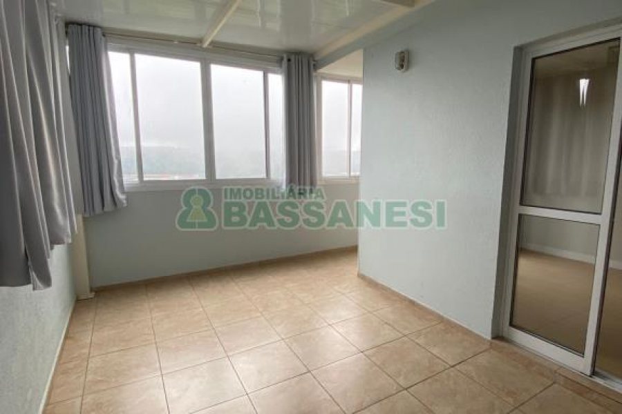 Apartamento com 104m², 3 dormitórios, 2 vagas, no bairro Colina Sorriso em Caxias do Sul para Alugar
