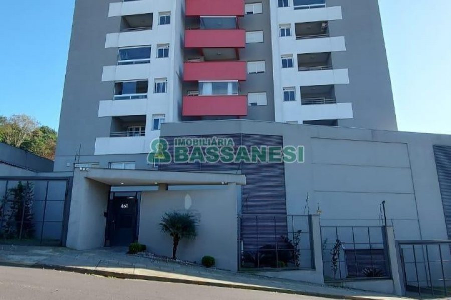 Apto Mobiliado com 70m², 2 dormitórios, 2 vagas, no bairro Lourdes em Caxias do Sul para Alugar