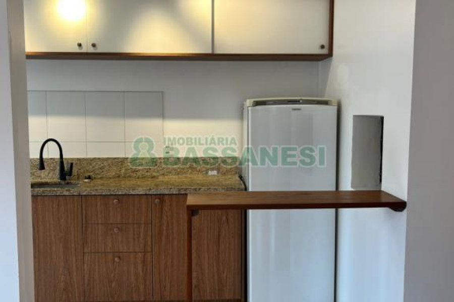 Apto Mobiliado com 70m², 2 dormitórios, 2 vagas, no bairro Lourdes em Caxias do Sul para Alugar