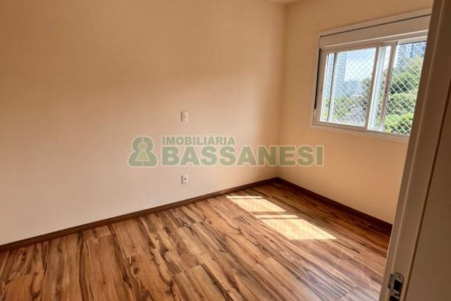 Apto Mobiliado com 70m², 2 dormitórios, 2 vagas, no bairro Lourdes em Caxias do Sul para Alugar