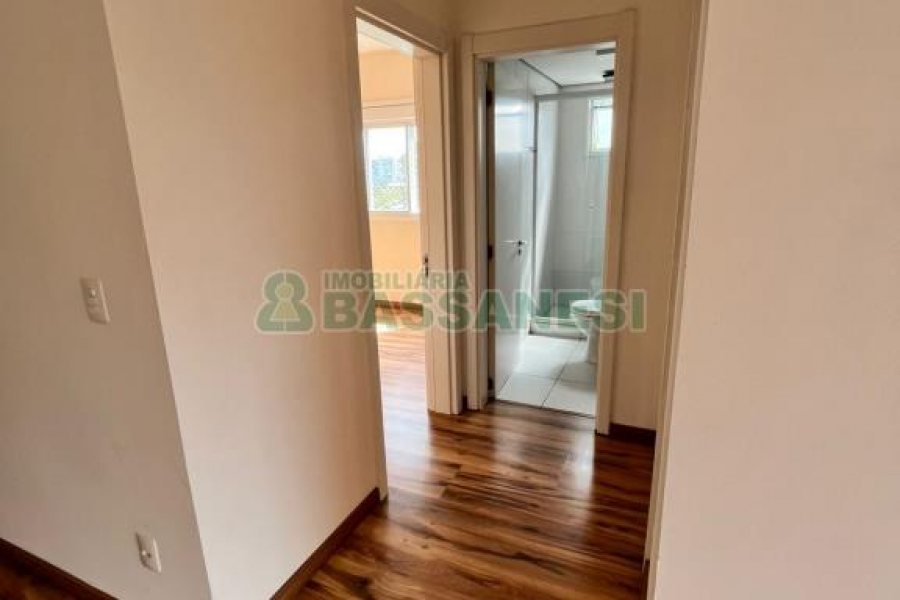 Apto Mobiliado com 70m², 2 dormitórios, 2 vagas, no bairro Lourdes em Caxias do Sul para Alugar