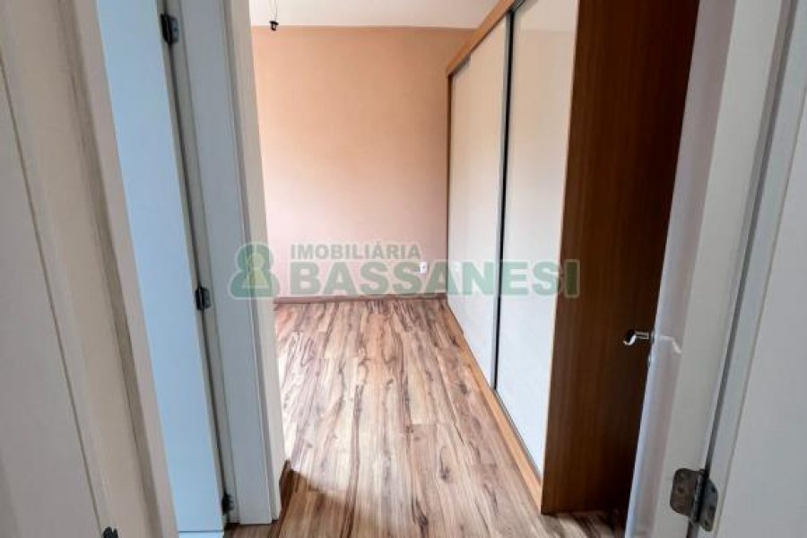 Apto Mobiliado com 70m², 2 dormitórios, 2 vagas, no bairro Lourdes em Caxias do Sul para Alugar