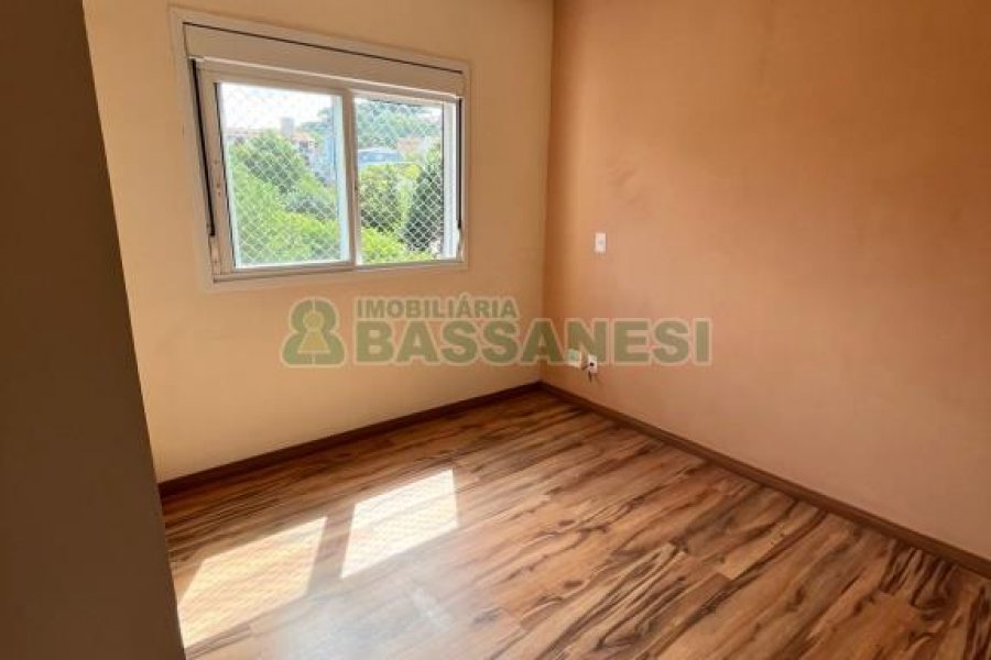 Apto Mobiliado com 70m², 2 dormitórios, 2 vagas, no bairro Lourdes em Caxias do Sul para Alugar