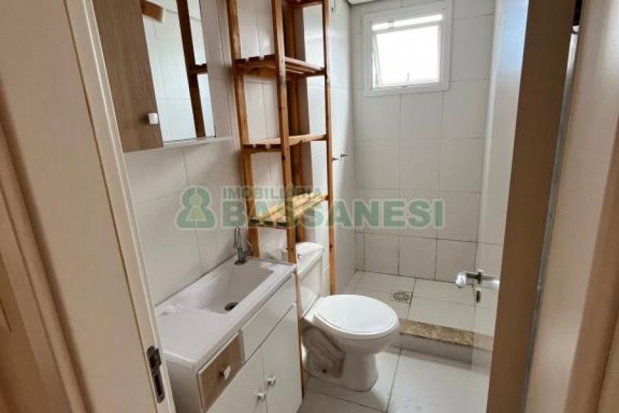Apto Mobiliado com 70m², 2 dormitórios, 2 vagas, no bairro Lourdes em Caxias do Sul para Alugar