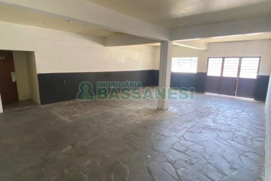 Loja com 70m², no bairro Arco Baleno em Caxias do Sul para Alugar