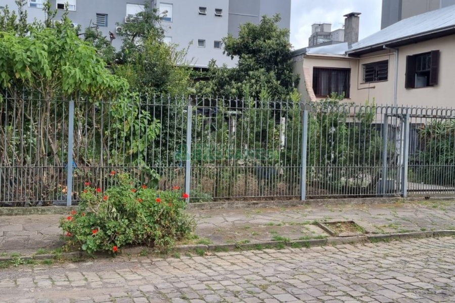 Casa com 104m², 3 dormitórios, 2 vagas, no bairro Panazzolo em Caxias do Sul para Comprar