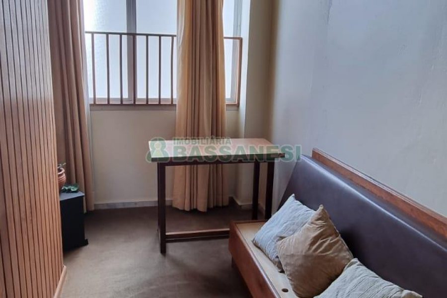 Sala com 38m², no bairro Centro em Caxias do Sul para Comprar