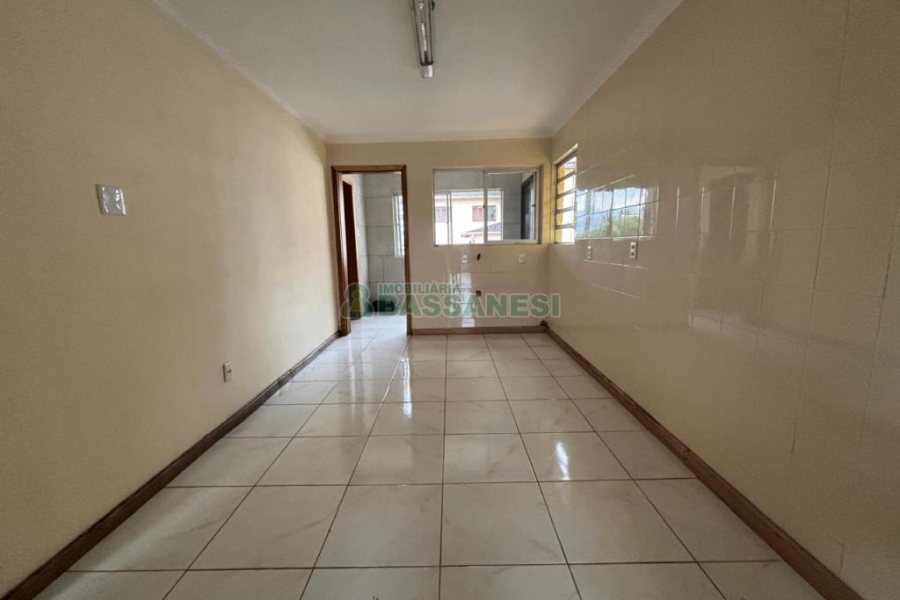 Casa com 250m², 3 dormitórios, 5 vagas, no bairro Jardim América em Caxias do Sul para Alugar