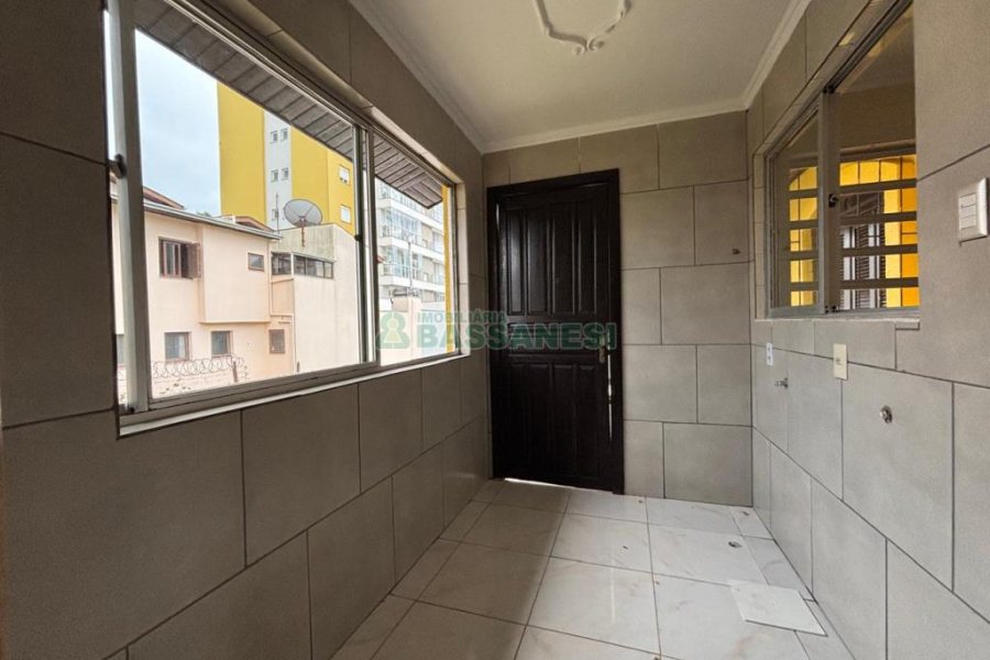 Casa com 250m², 3 dormitórios, 5 vagas, no bairro Jardim América em Caxias do Sul para Alugar