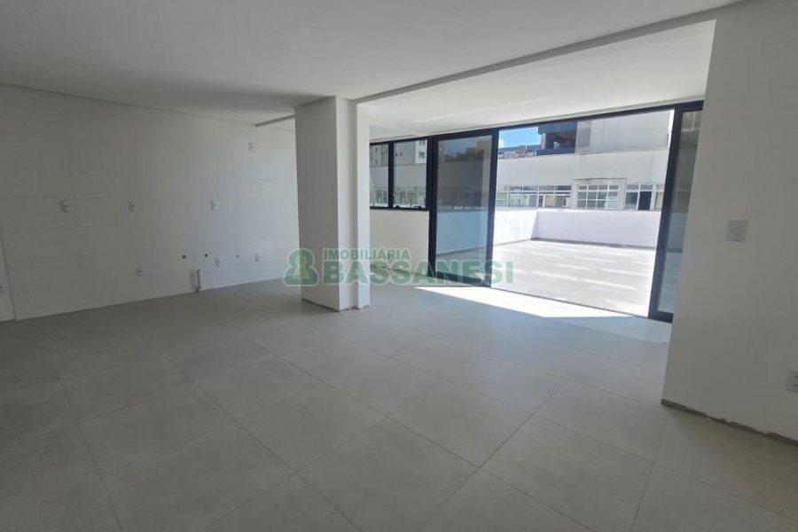 Kitinete com 106m², 1 dormitório, no bairro São Pelegrino em Caxias do Sul para Comprar