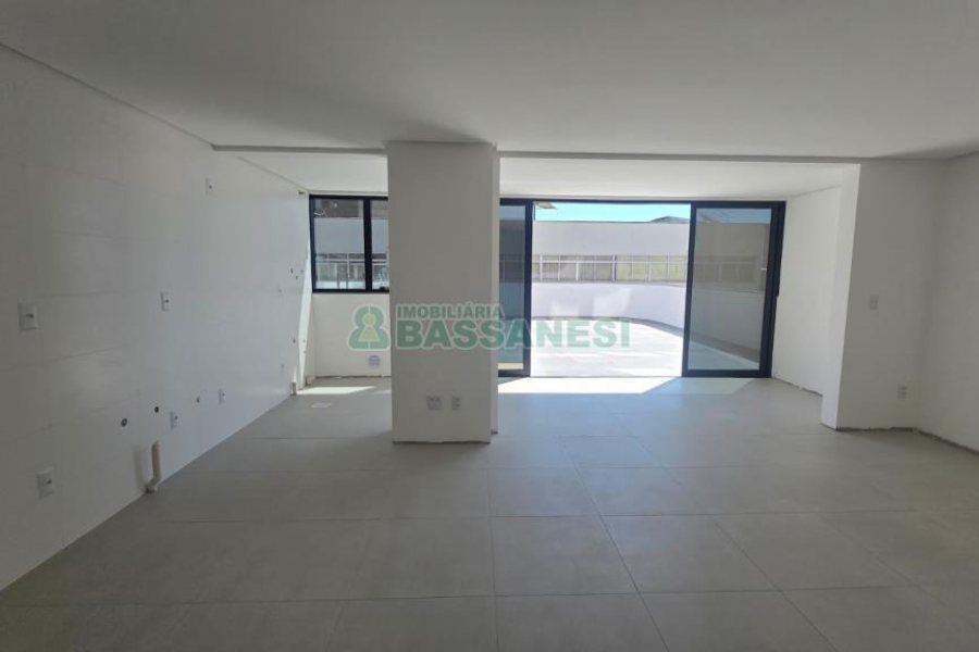 Kitinete com 106m², 1 dormitório, no bairro São Pelegrino em Caxias do Sul para Comprar