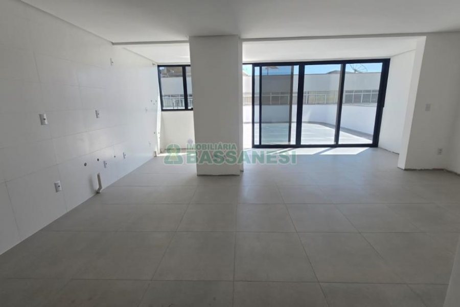 Kitinete com 106m², 1 dormitório, no bairro São Pelegrino em Caxias do Sul para Comprar