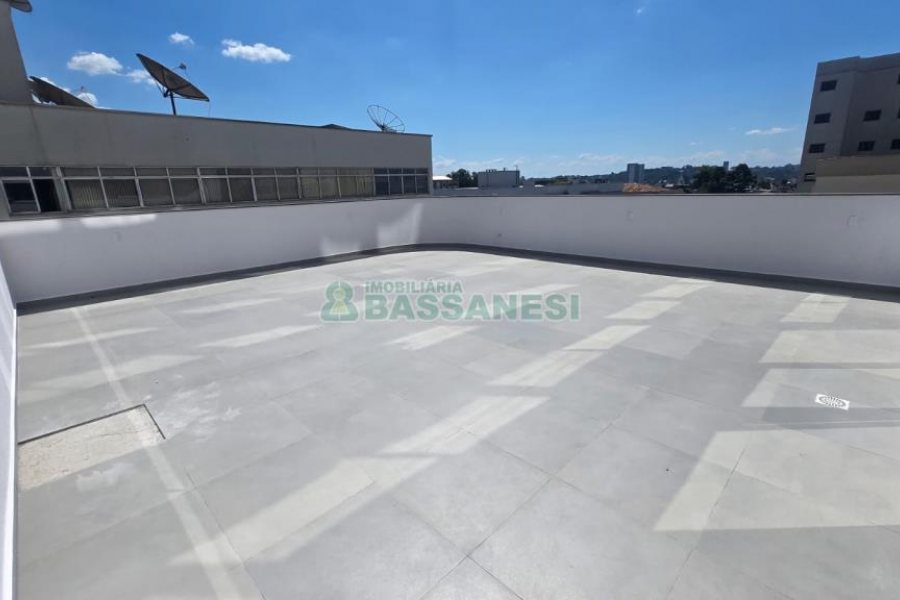 Kitinete com 106m², 1 dormitório, no bairro São Pelegrino em Caxias do Sul para Comprar