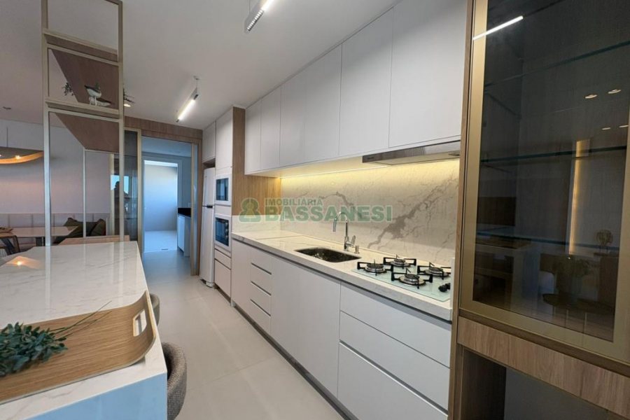 Apartamento com 129m², 3 dormitórios, 2 vagas, no bairro Petrópolis em Caxias do Sul para Comprar