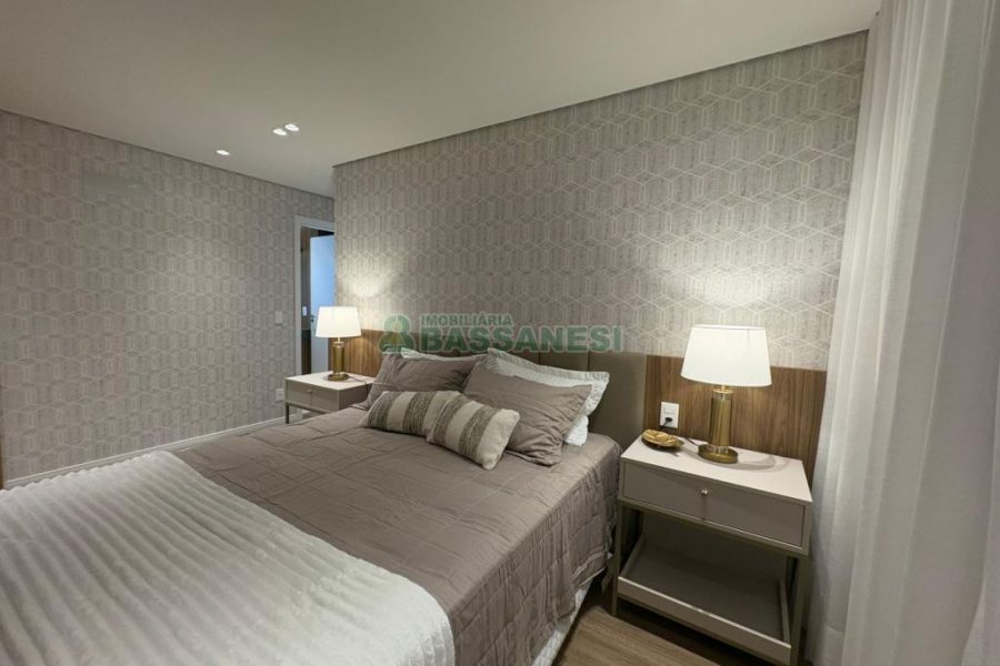 Apartamento com 129m², 3 dormitórios, 2 vagas, no bairro Petrópolis em Caxias do Sul para Comprar