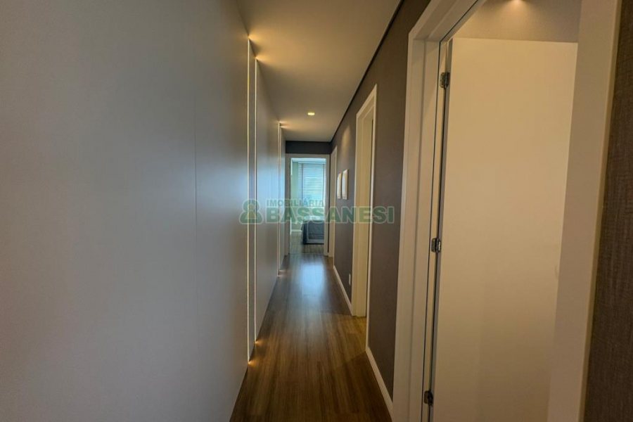 Apartamento com 129m², 3 dormitórios, 2 vagas, no bairro Petrópolis em Caxias do Sul para Comprar