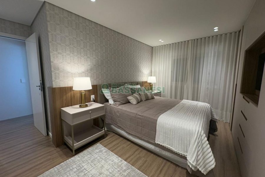 Apartamento com 129m², 3 dormitórios, 2 vagas, no bairro Petrópolis em Caxias do Sul para Comprar