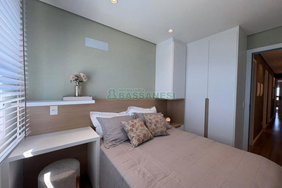 Apartamento com 129m², 3 dormitórios, 2 vagas, no bairro Petrópolis em Caxias do Sul para Comprar