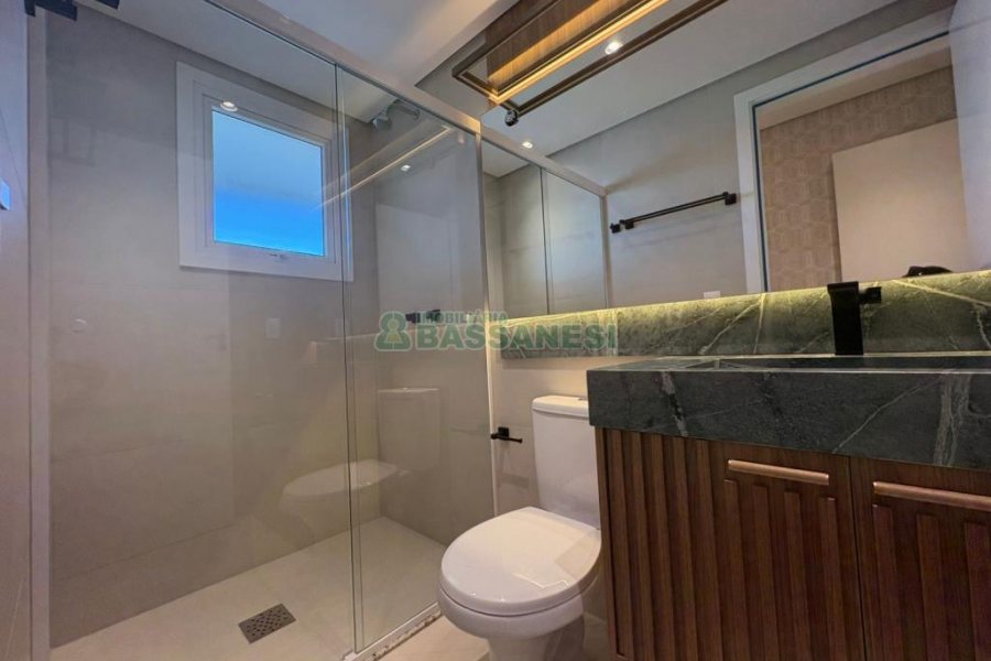 Apartamento com 129m², 3 dormitórios, 2 vagas, no bairro Petrópolis em Caxias do Sul para Comprar