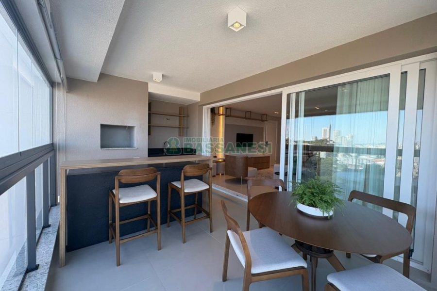 Apartamento com 129m², 3 dormitórios, 2 vagas, no bairro Petrópolis em Caxias do Sul para Comprar