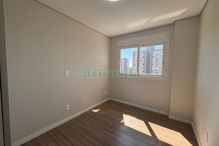 Apartamento com 110m², 3 dormitórios, 2 vagas, no bairro Petrópolis em Caxias do Sul para Comprar
