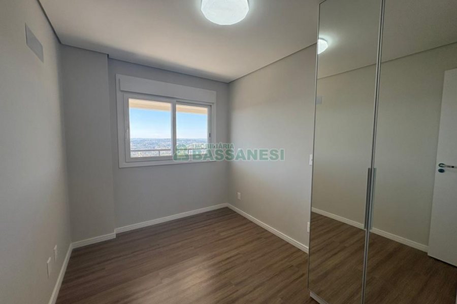 Apartamento com 110m², 3 dormitórios, 2 vagas, no bairro Petrópolis em Caxias do Sul para Comprar
