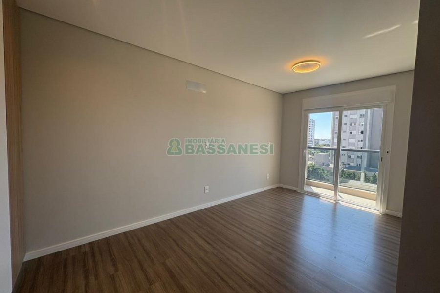 Apartamento com 110m², 3 dormitórios, 2 vagas, no bairro Petrópolis em Caxias do Sul para Comprar