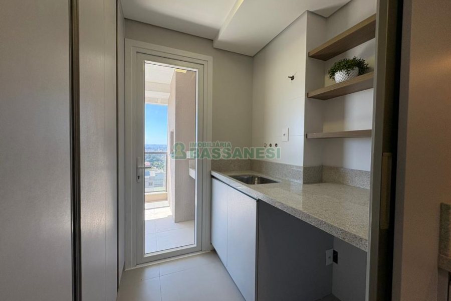 Apartamento com 110m², 3 dormitórios, 2 vagas, no bairro Petrópolis em Caxias do Sul para Comprar