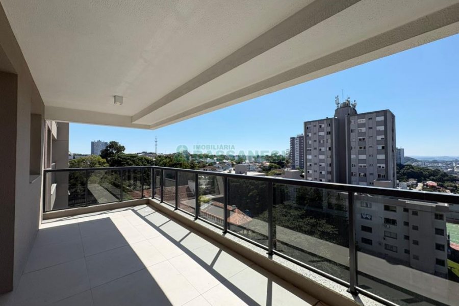 Apartamento com 110m², 3 dormitórios, 2 vagas, no bairro Petrópolis em Caxias do Sul para Comprar