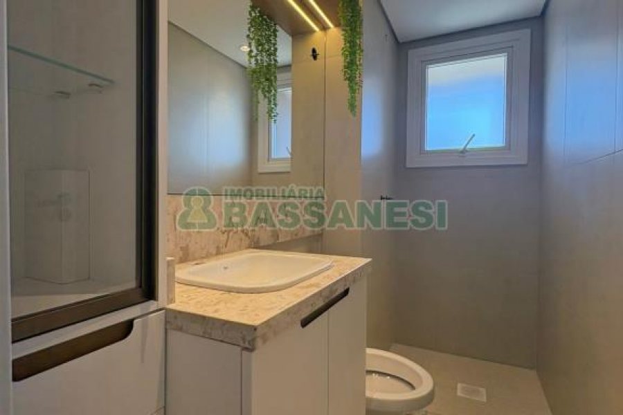 Apartamento com 110m², 3 dormitórios, 2 vagas, no bairro Petrópolis em Caxias do Sul para Comprar