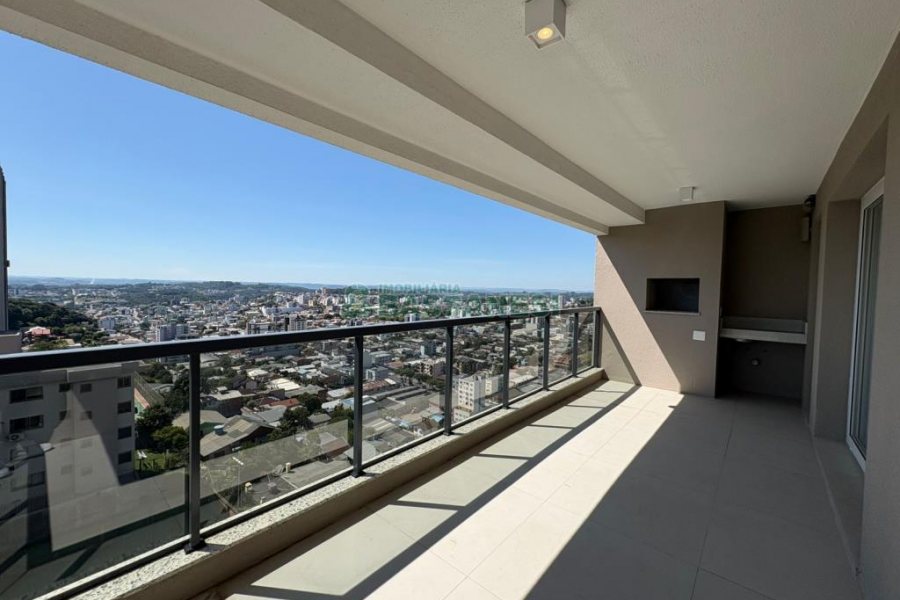 Apartamento com 110m², 3 dormitórios, 2 vagas, no bairro Petrópolis em Caxias do Sul para Comprar