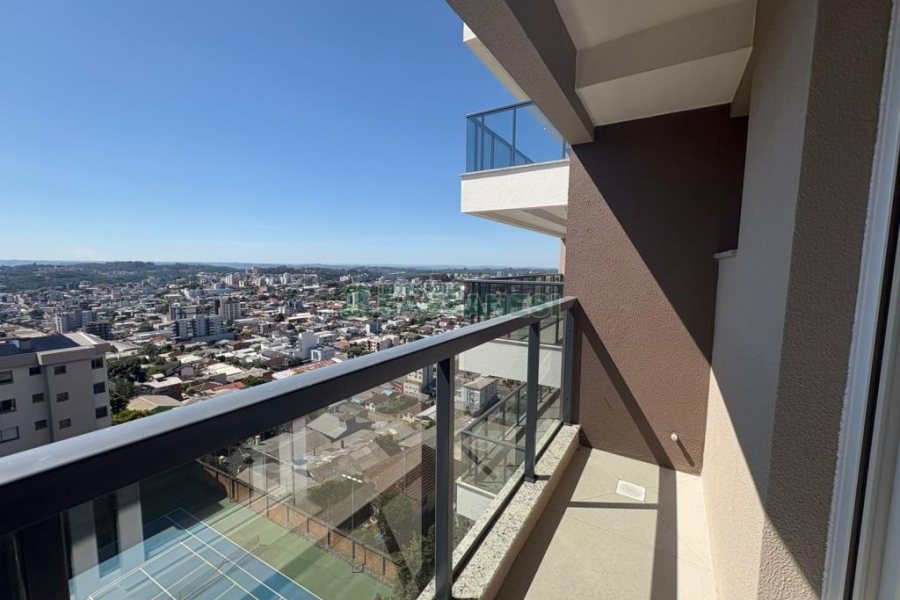 Apartamento com 110m², 3 dormitórios, 2 vagas, no bairro Petrópolis em Caxias do Sul para Comprar