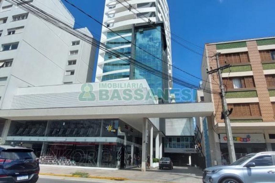 Apto Mobiliado com 60m², 1 dormitório, 1 vaga, no bairro Lourdes em Caxias do Sul para Alugar