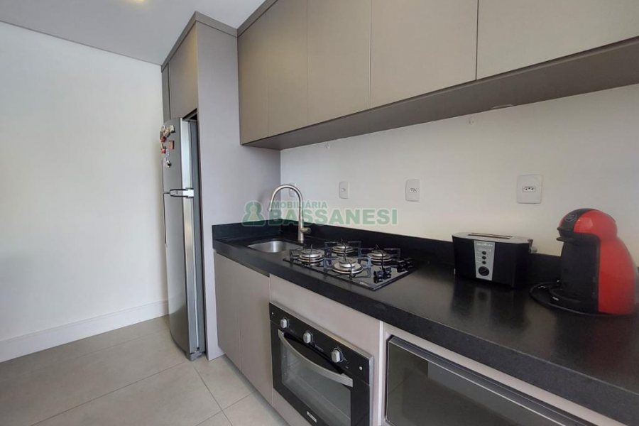 Apto Mobiliado com 60m², 1 dormitório, 1 vaga, no bairro Lourdes em Caxias do Sul para Alugar