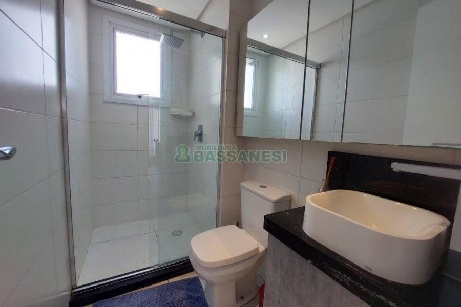 Apto Mobiliado com 60m², 1 dormitório, 1 vaga, no bairro Lourdes em Caxias do Sul para Alugar