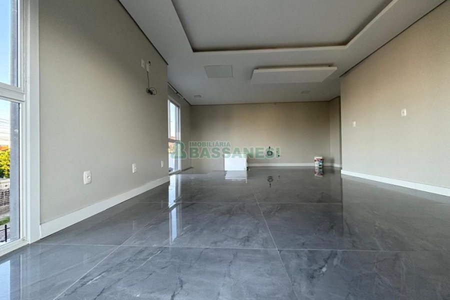 Casa com 160m², 3 dormitórios, no bairro Charqueadas em Caxias do Sul para Alugar