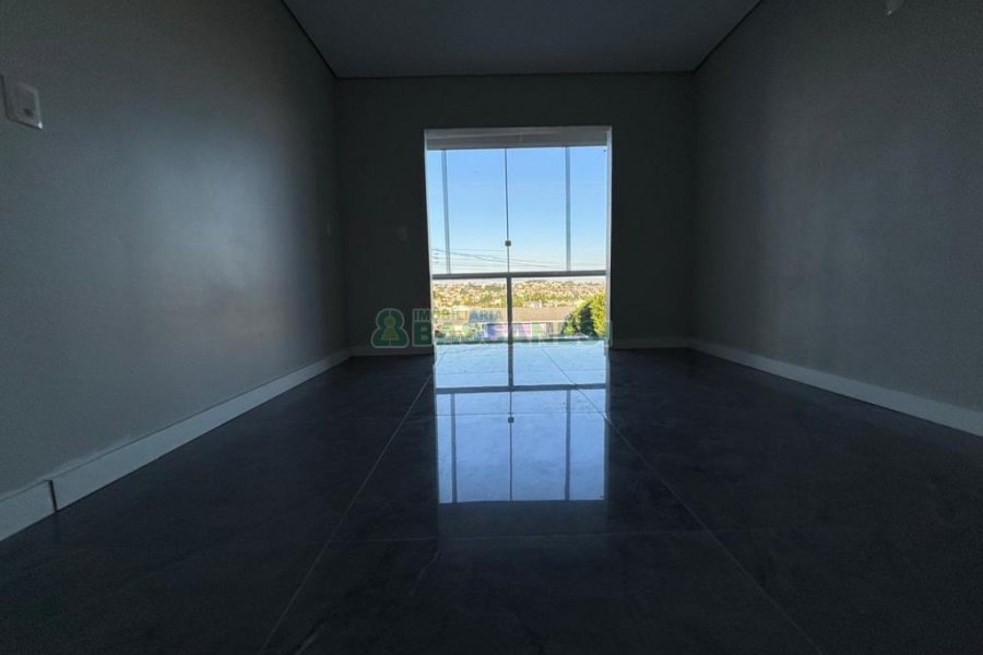 Casa com 160m², 3 dormitórios, no bairro Charqueadas em Caxias do Sul para Alugar