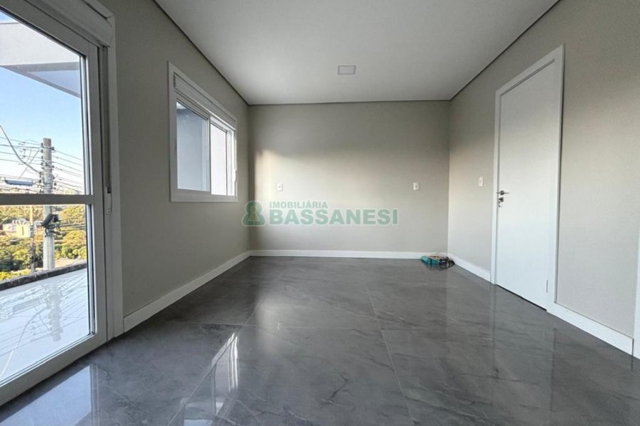 Casa com 160m², 3 dormitórios, no bairro Charqueadas em Caxias do Sul para Alugar