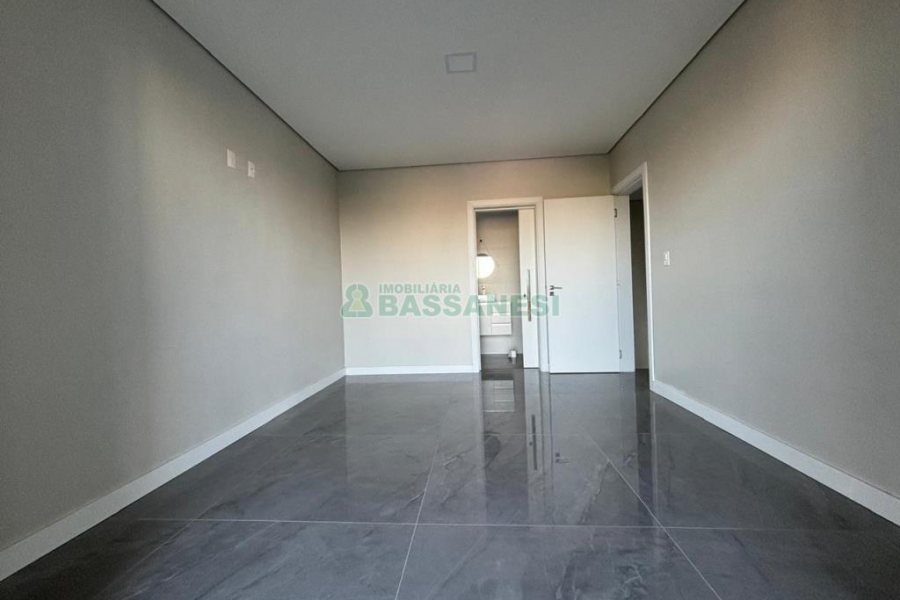 Casa com 160m², 3 dormitórios, no bairro Charqueadas em Caxias do Sul para Alugar