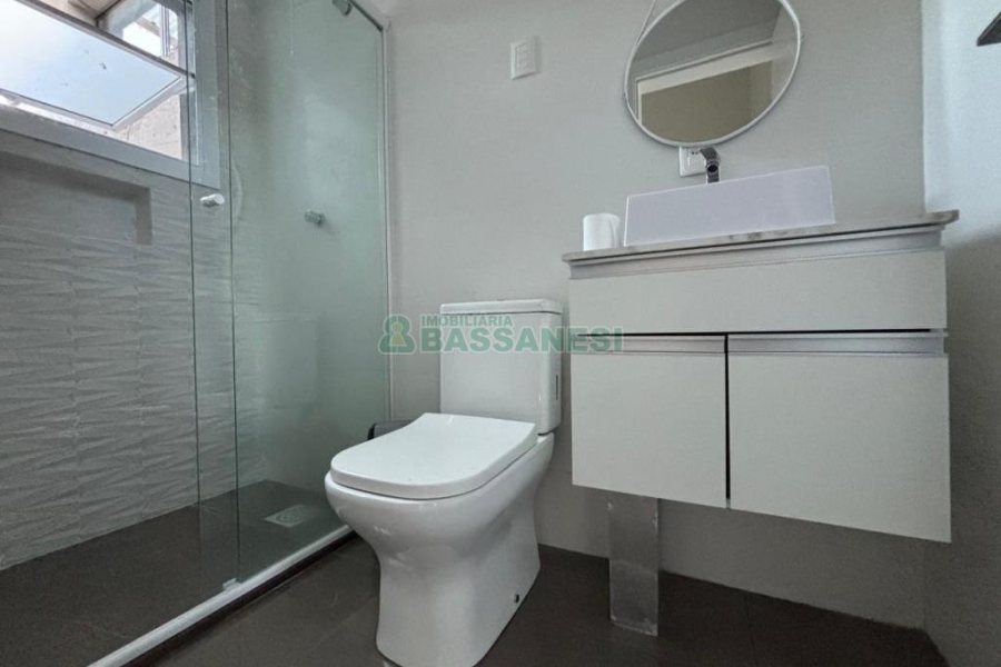 Casa com 160m², 3 dormitórios, no bairro Charqueadas em Caxias do Sul para Alugar