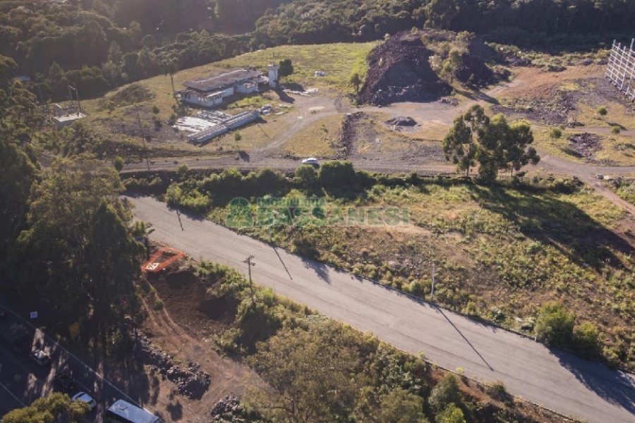 Terreno com 2695m², no bairro Distrito Industrial em Caxias do Sul para Comprar