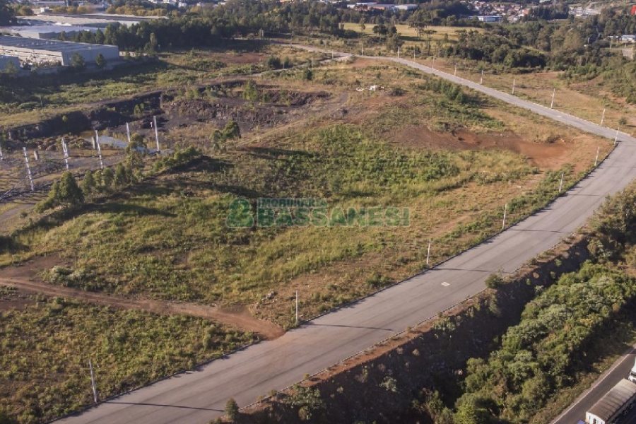 Terreno com 2695m², no bairro Distrito Industrial em Caxias do Sul para Comprar